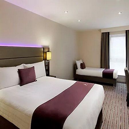 Premier Inn London Romford Esterno foto