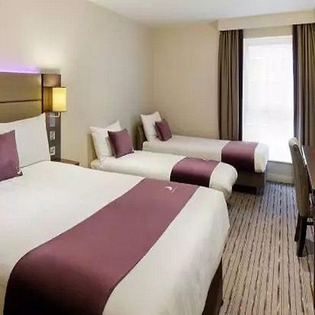 Premier Inn London Romford Esterno foto