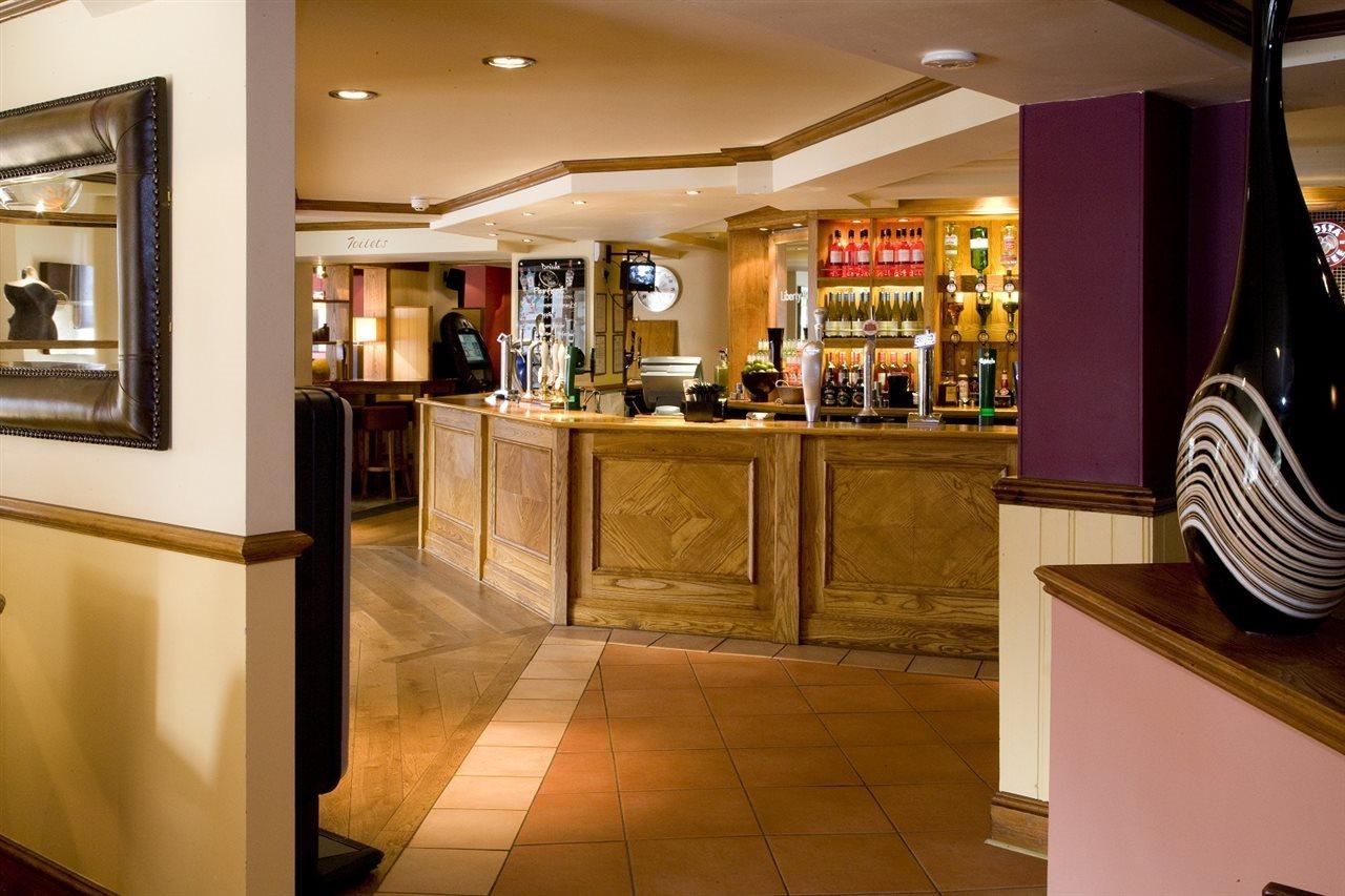 Premier Inn London Romford Esterno foto