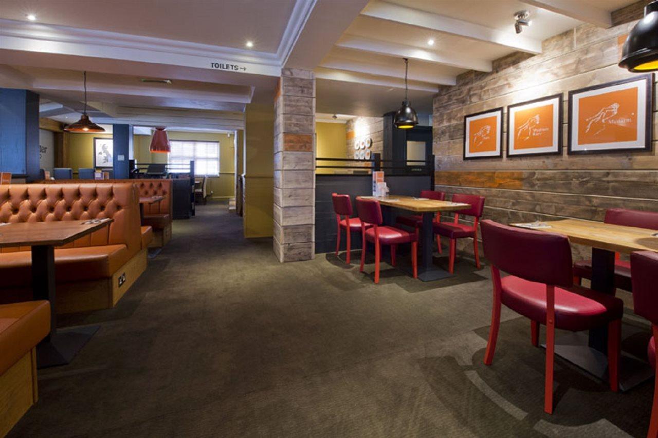 Premier Inn London Romford Esterno foto