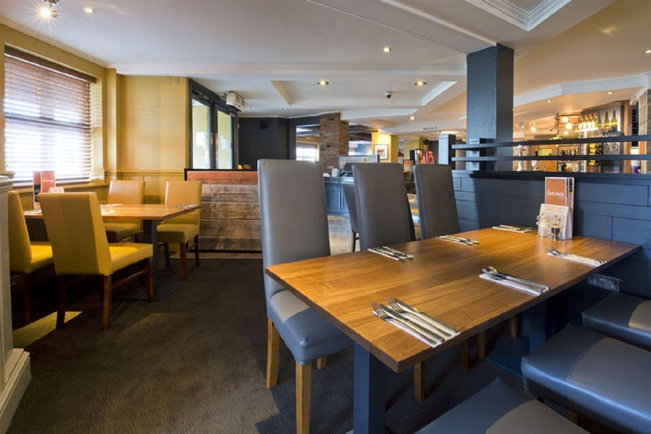 Premier Inn London Romford Esterno foto
