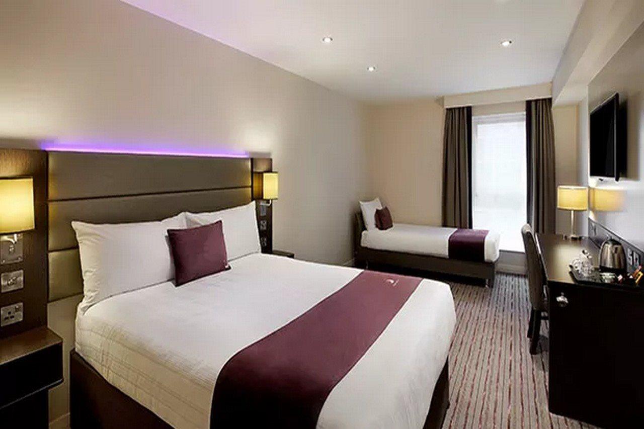 Premier Inn London Romford Esterno foto