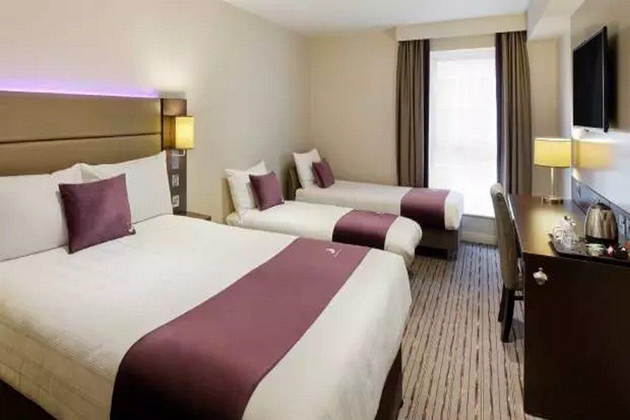 Premier Inn London Romford Esterno foto
