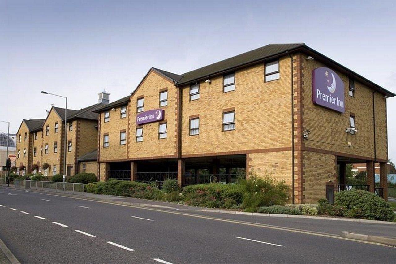 Premier Inn London Romford Esterno foto