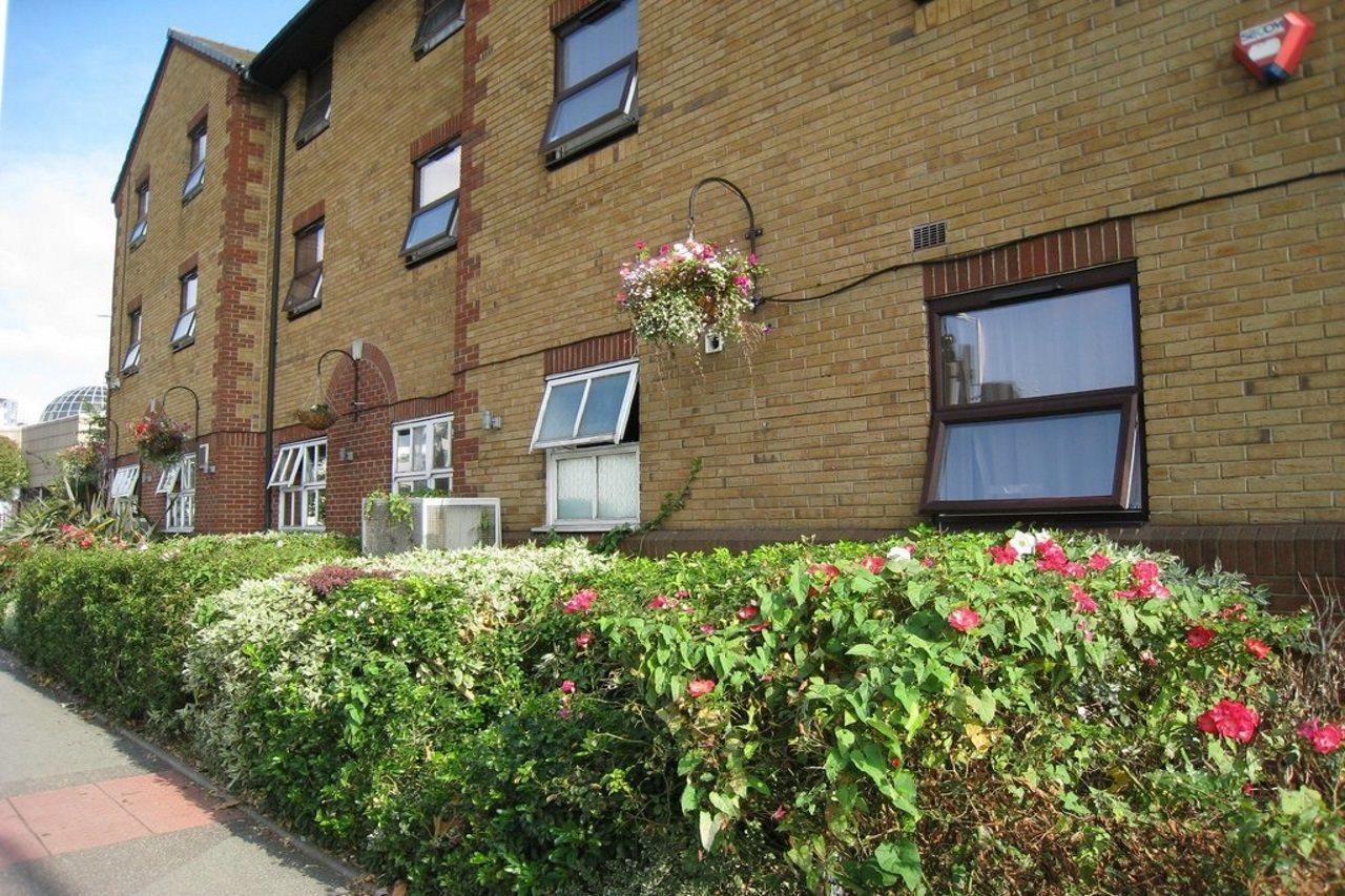 Premier Inn London Romford Esterno foto